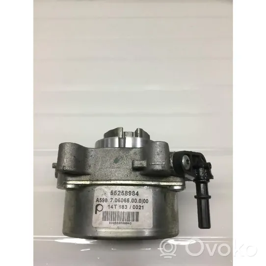 Fiat 500X Pompa podciśnienia / Vacum 