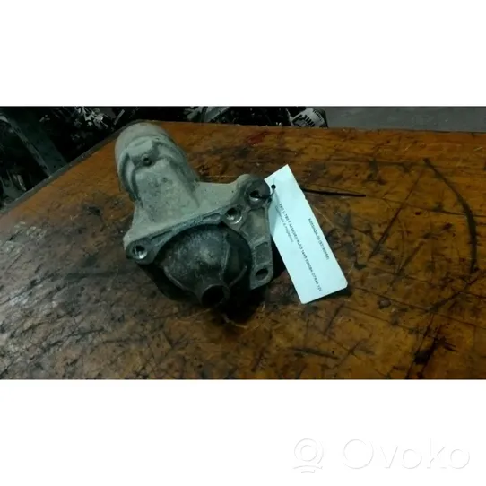 Opel Vivaro Starter motor 