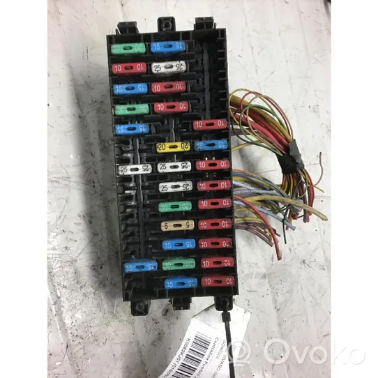 Opel Vivaro Fuse module 