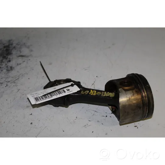 Fiat Punto (176) Piston avec bielle 