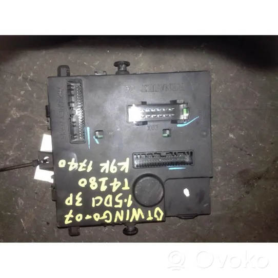 Renault Twingo II Calculateur moteur ECU 