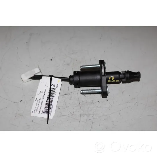 Opel Astra J Clutch master cylinder 