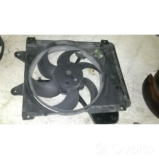 Fiat Punto (176) Ventilatore di raffreddamento elettrico del radiatore 