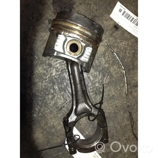 Nissan Vanette Piston avec bielle 