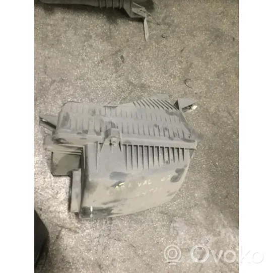 KIA Carnival Air filter box 