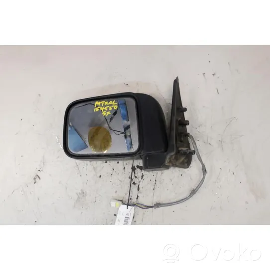 Nissan Patrol Y61 Elektryczne lusterko boczne drzwi przednich 