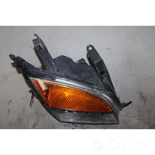 Ford Fusion Lampa przednia 