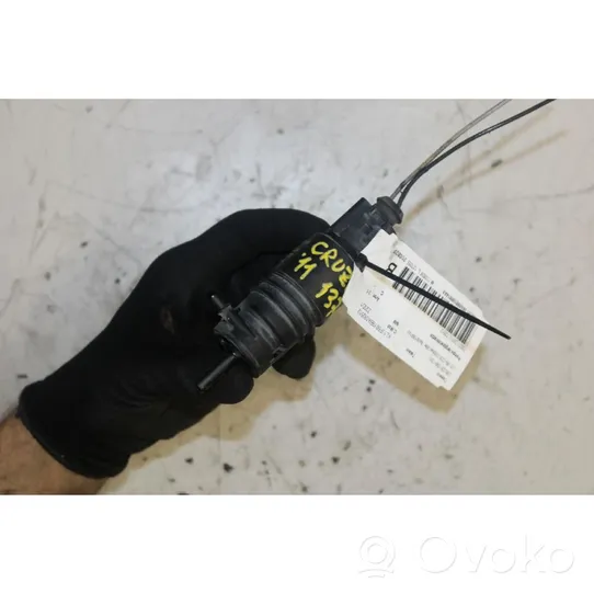 Chevrolet Cruze Windscreen/windshield washer pump 