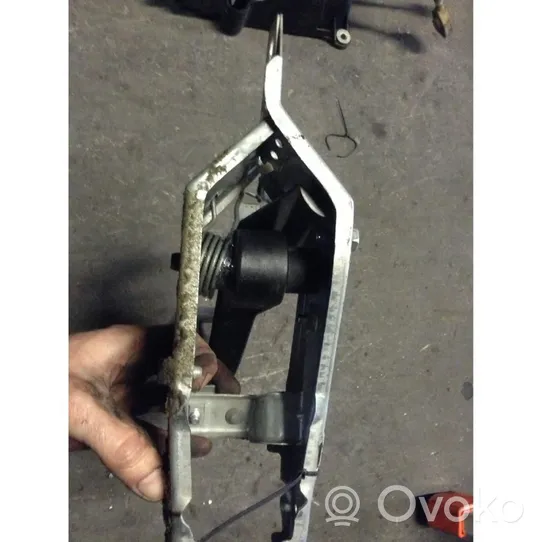 Opel Astra H Clutch pedal 