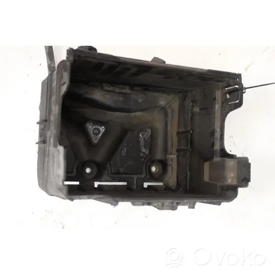 Volkswagen Polo IV 9N3 Vassoio scatola della batteria 