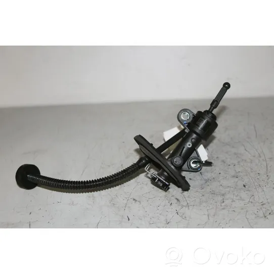 Fiat 500X Clutch master cylinder 