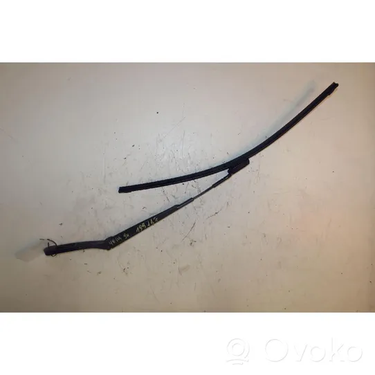 Dacia Duster Front wiper blade arm 