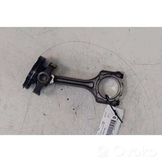 Fiat 500X Piston with connecting rod 