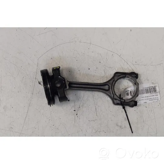 Fiat 500X Piston with connecting rod 