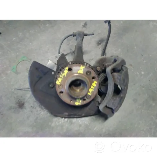 Volkswagen PASSAT B4 Front wheel hub 