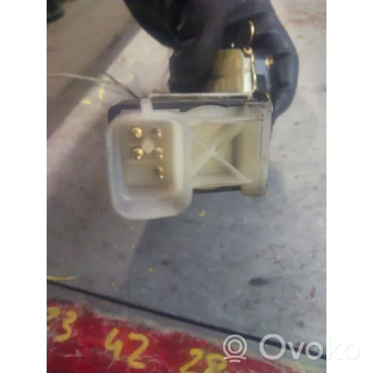 Opel Tigra A Front door lock 