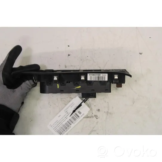 Fiat 500X Electric window control switch 