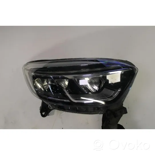 Renault Captur Lampa przednia 