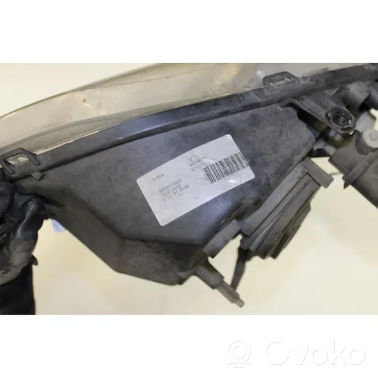 Dacia Logan I Lampa przednia 89029770