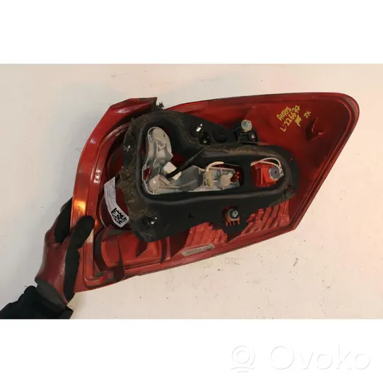 Toyota Auris 150 Lampa tylna 81560-02380-00