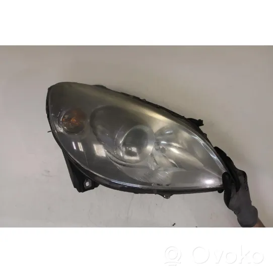 Mercedes-Benz B W245 Lampa przednia A1698207861