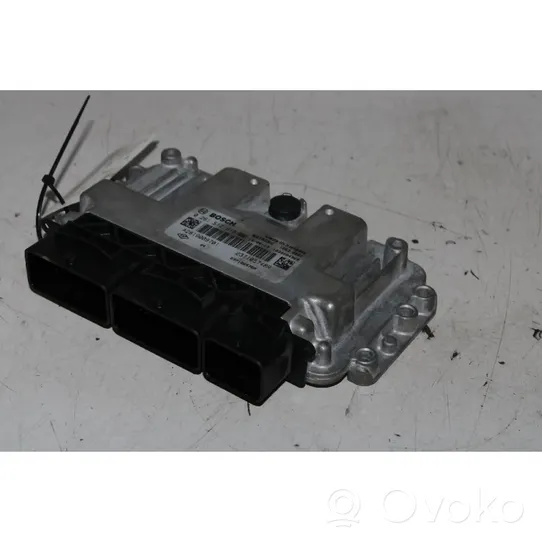 Renault Twingo III Fuel injection control unit/module 