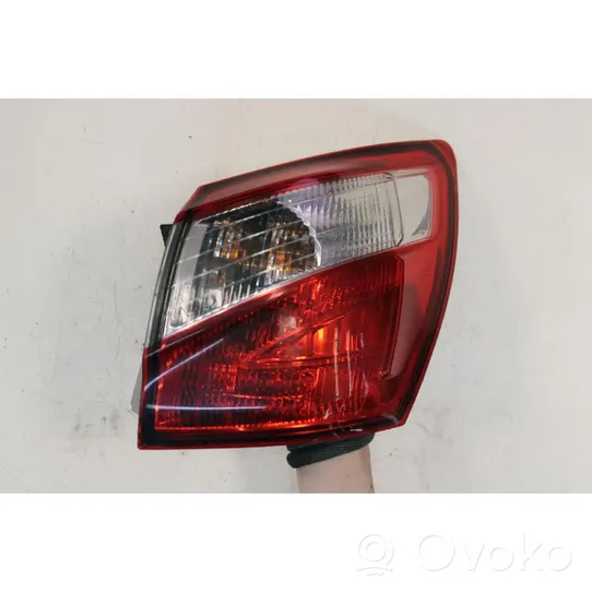 Nissan Qashqai Luci posteriori 