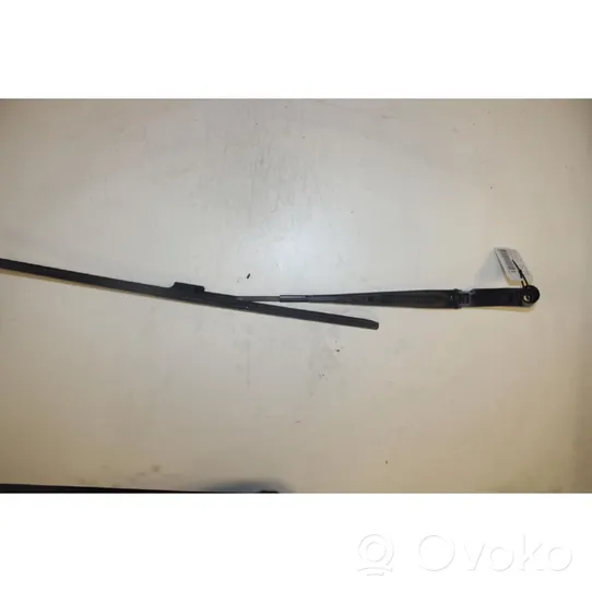 Nissan X-Trail T32 Front wiper blade arm 