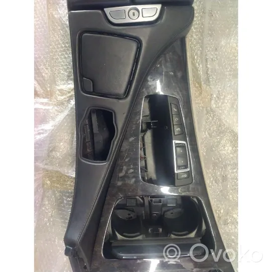 BMW 6 F06 Gran coupe Armrest 