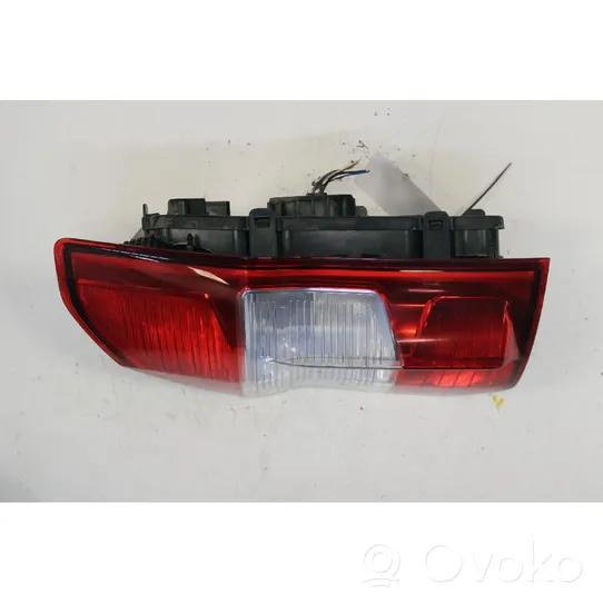 Ford Courier Lampa tylna ET7613404AB