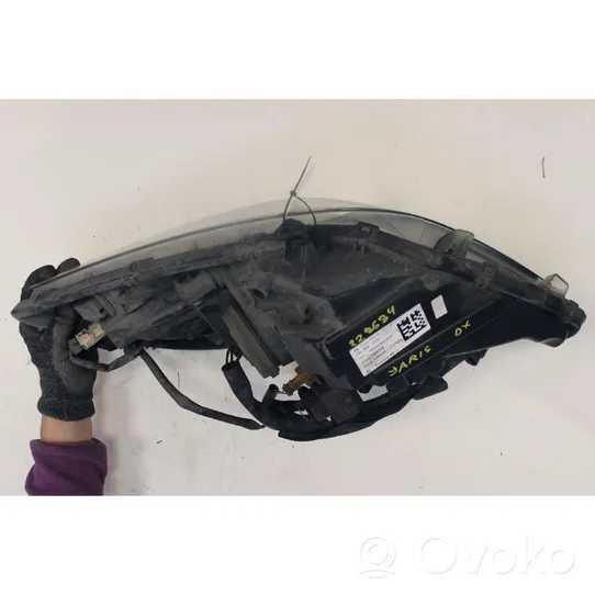 Toyota Yaris Lampa przednia 89903227