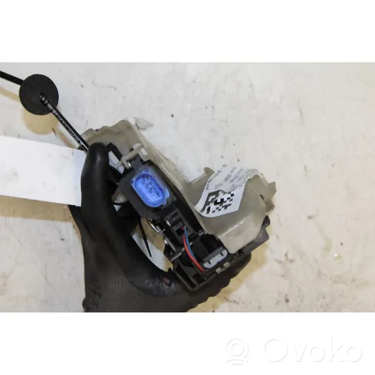 Volkswagen Jetta V Rear door lock 