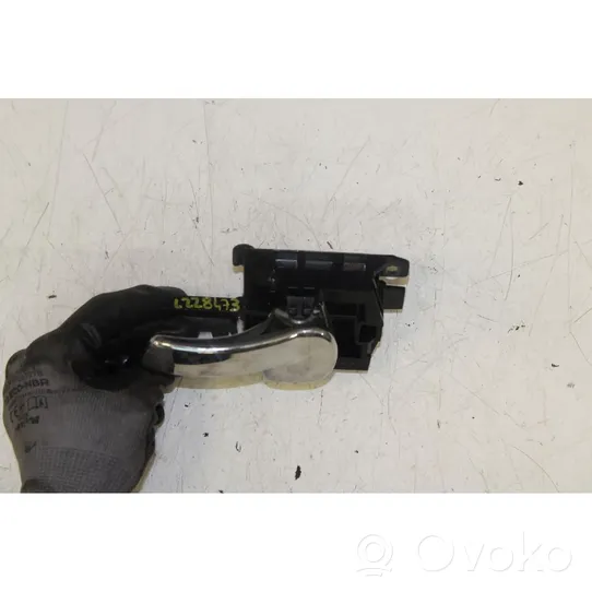 Nissan Qashqai Front door interior handle 