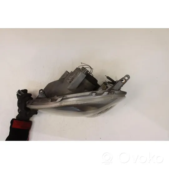 Toyota Yaris Lampa przednia 89006862