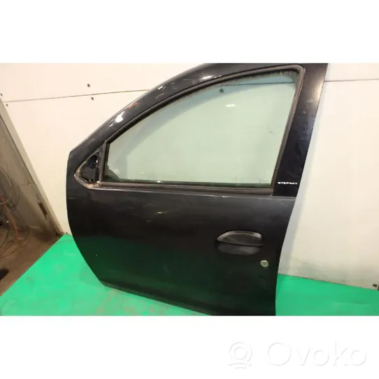 Dacia Sandero Дверь 