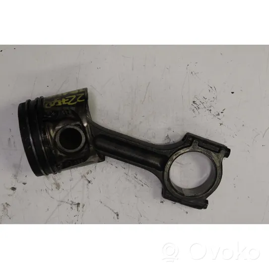 Renault Trafic II (X83) Piston avec bielle 