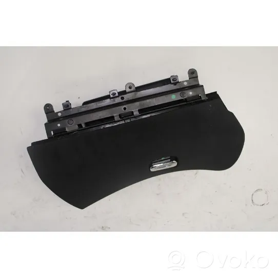 Alfa Romeo GT Glove box 