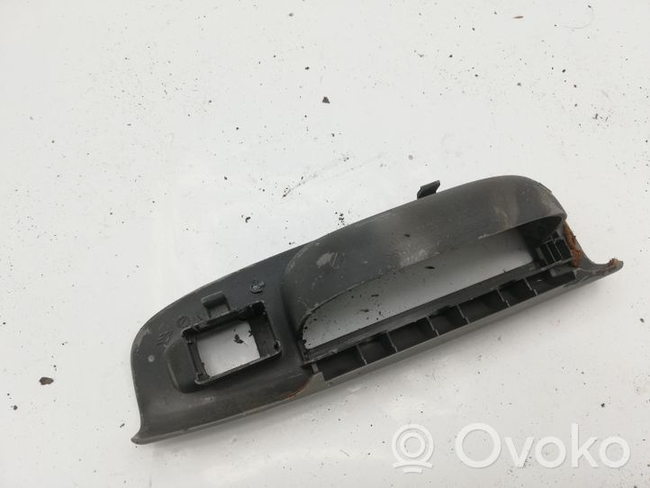 Seat Alhambra (Mk1) Rivestimento pulsantiera finestrino della portiera anteriore 7M3867171C