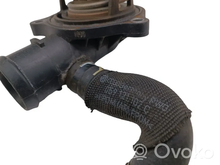 Volkswagen Touareg II Termostat / Obudowa termostatu 059121102C