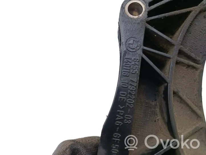 BMW 5 E60 E61 Engine mounting bracket 64557792202