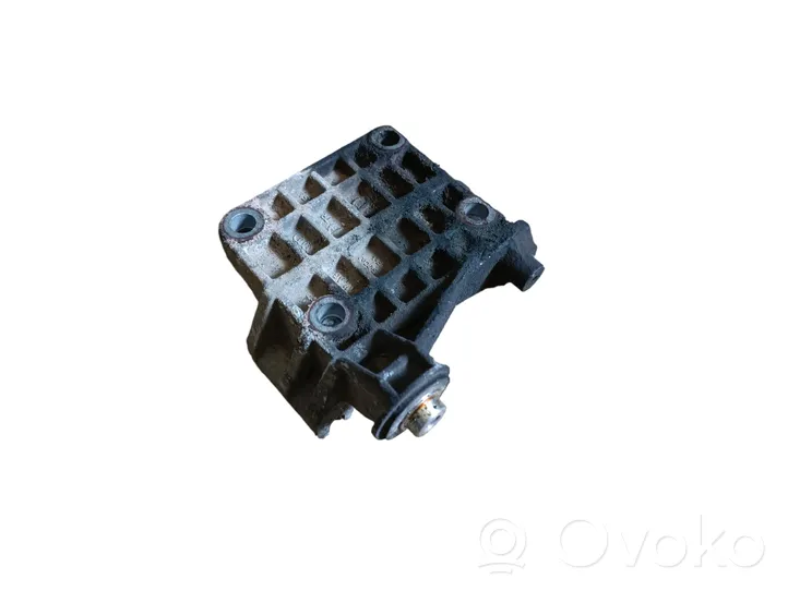 Audi A6 S6 C6 4F Supporto del generatore/alternatore 