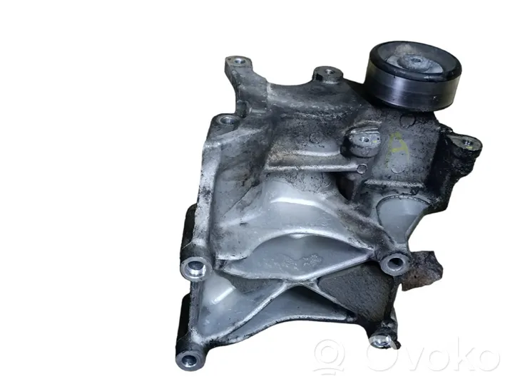 Hyundai Santa Fe Soporte del alternador 