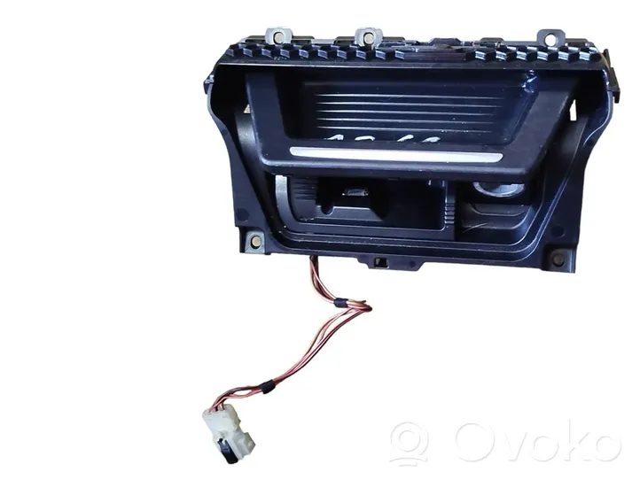 BMW 5 F10 F11 Aschenbecher vorne 9171558