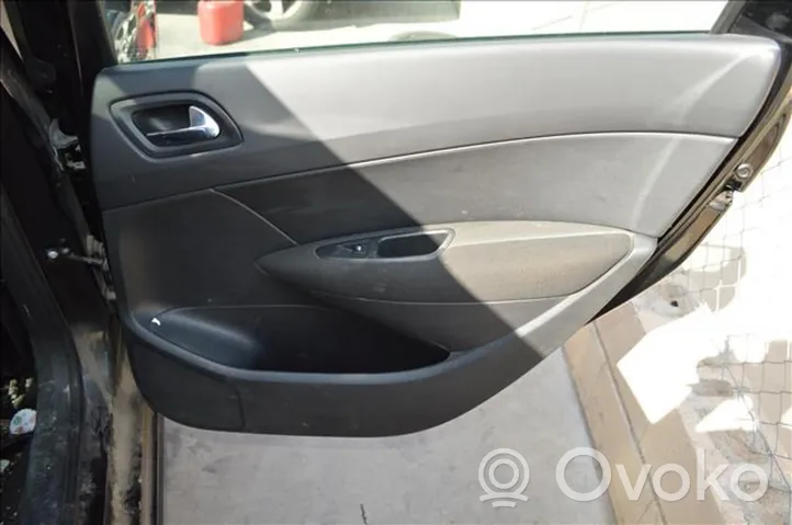 Peugeot 308 Rivestimento passaruota posteriore 