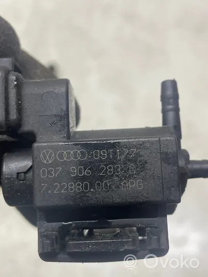 Audi A5 Sportback 8TA Solenoidinis vožtuvas 037906283C