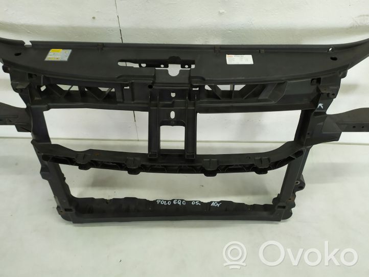 Volkswagen Polo IV 9N3 Front piece kit 6Q0805588