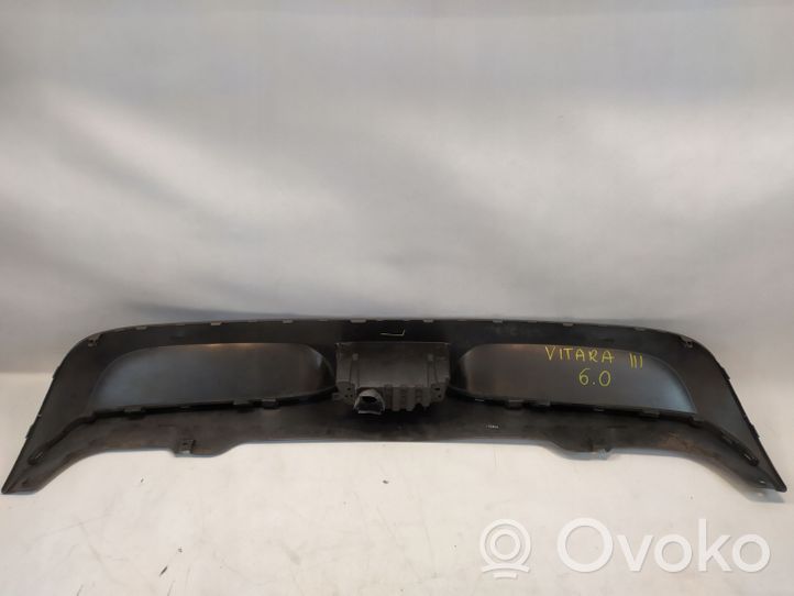 Suzuki Vitara (LY) Moldura inferior del parachoques trasero 7187186R