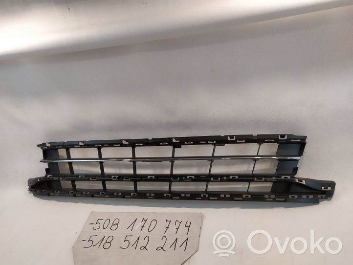 Volkswagen PASSAT B8 Griglia superiore del radiatore paraurti anteriore 3G0853677A