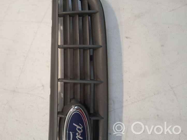 Ford Fiesta Maskownica / Grill / Atrapa górna chłodnicy 8M5J8200AP