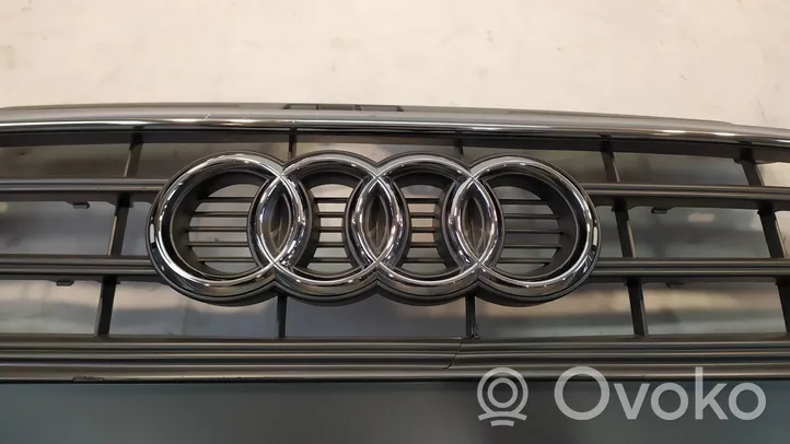 Audi A3 S3 8V Etupuskurin ylempi jäähdytinsäleikkö 8V5853651